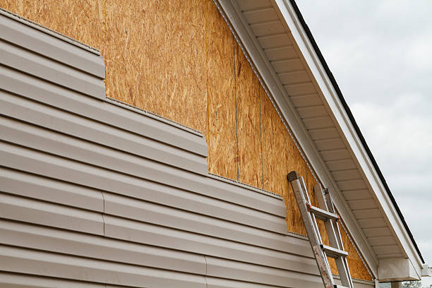 Professional Siding Inspection technician working in Mount Ephraim, NJ